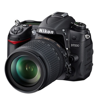 尼康（Nikon） D7000 单反套机 (18-105 VR 防抖镜头)(官方标配)